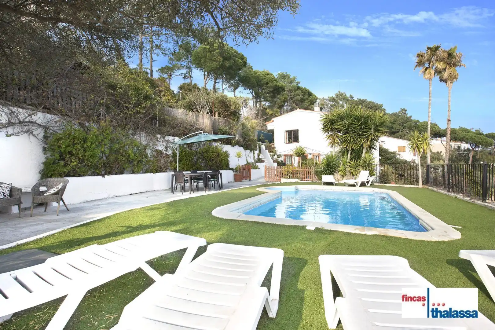 Casa con piscina en venta en Serra Brava