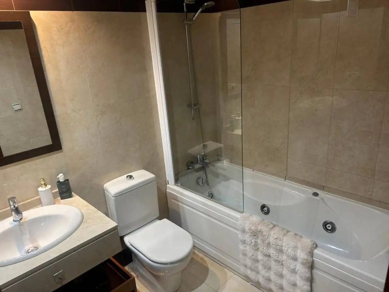 Badezimmer von Wohnung zum Verkauf in Castellón de la Plana / Castelló de la Plana mit Klimaanlage, Parkett und Terrasse