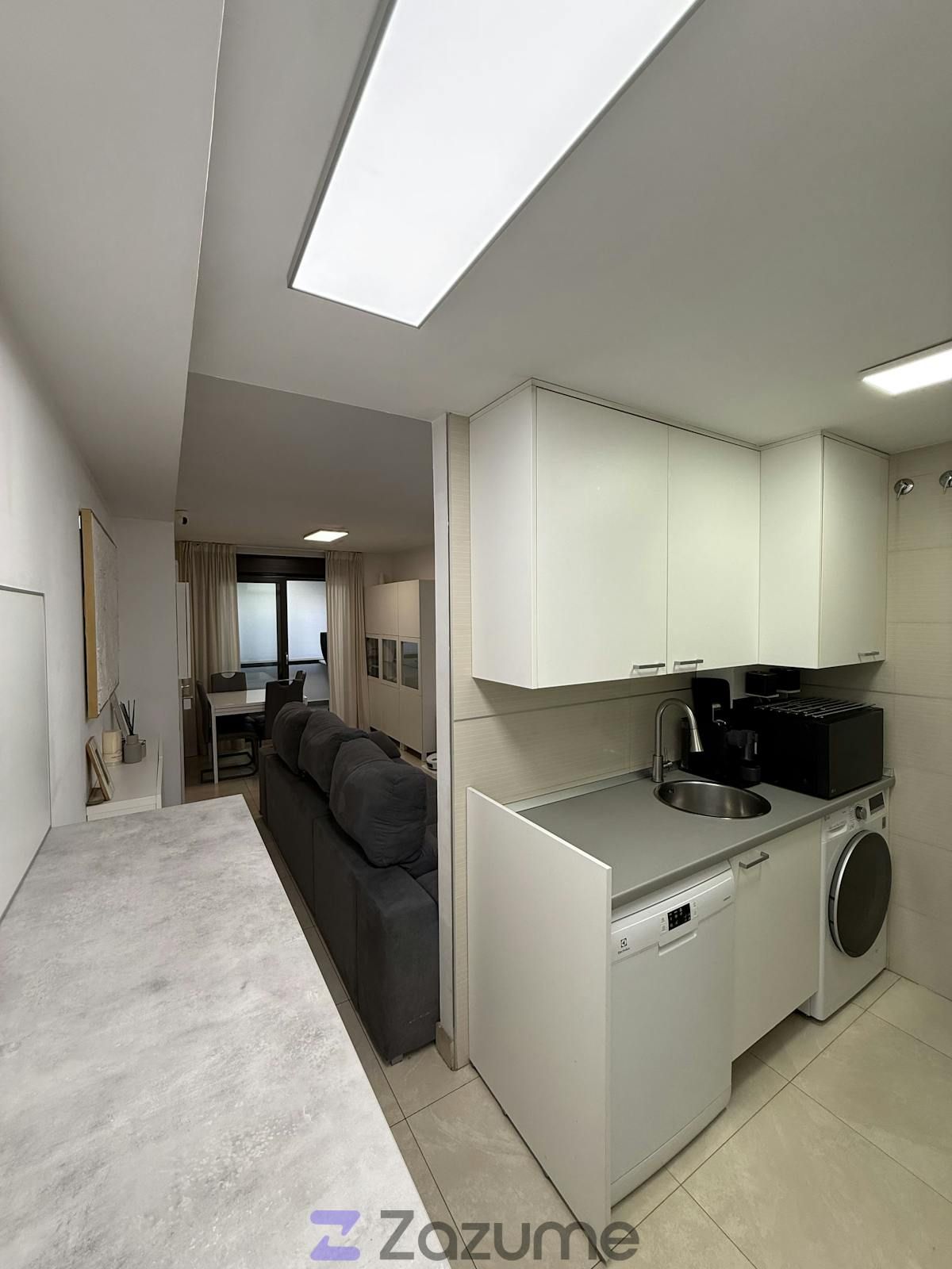 Cuina de Pis de lloguer en San Sebastián de los Reyes amb Aire condicionat, Calefacció i Jardí privat