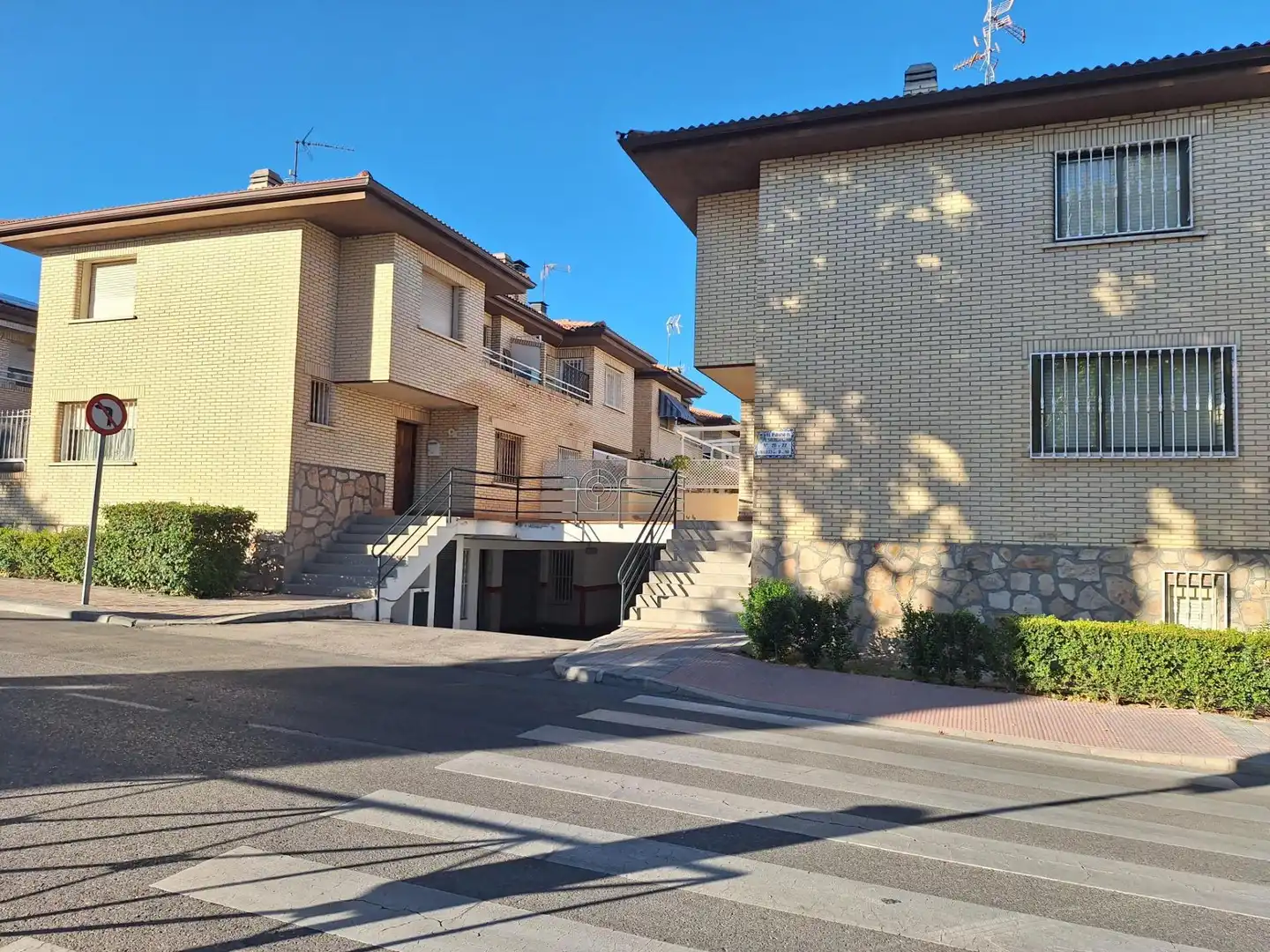 Terraced house with terrace for sale in Calle de Santillana del Mar 20