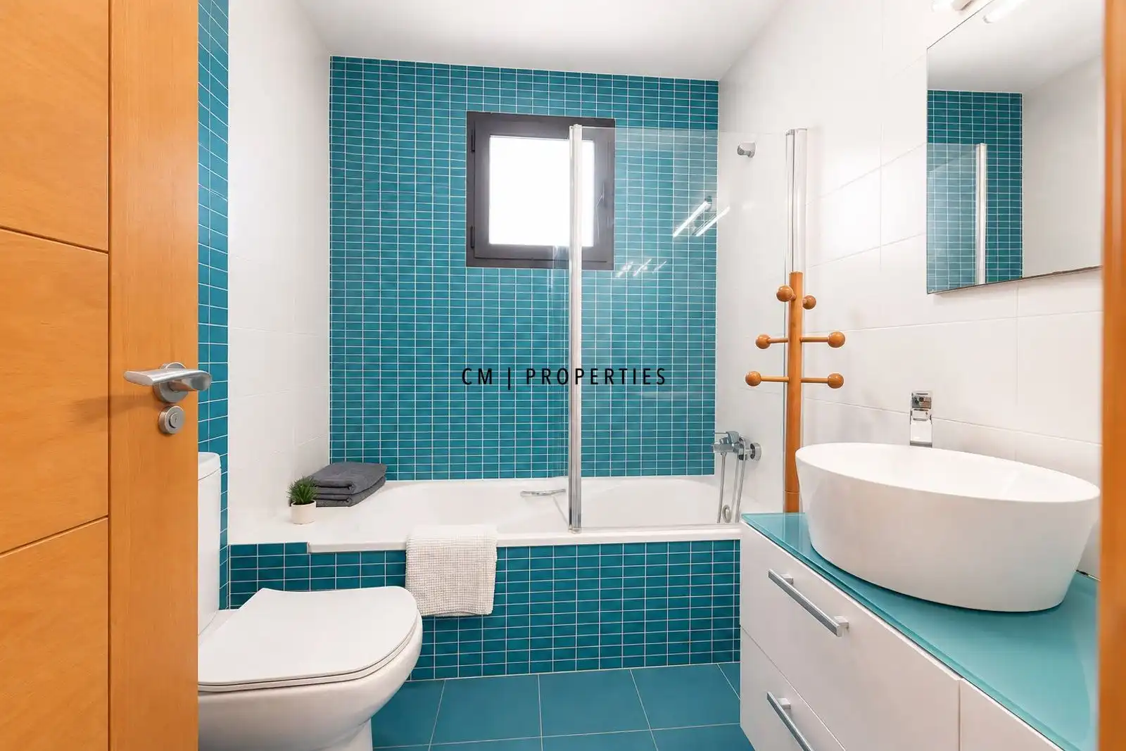 Baño de Casa o chalet en venta en La Pobla de Vallbona con Aire acondicionado, Calefacción y Terraza