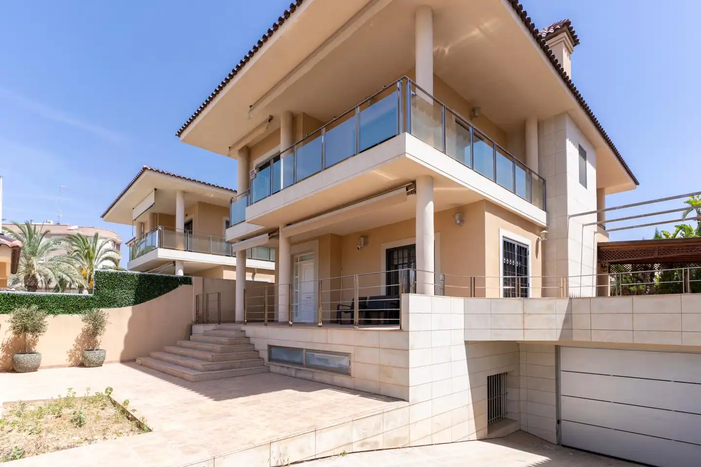 Vista exterior de Casa o chalet en venta en Elche / Elx con Aire acondicionado, Jardín privado y Parquet