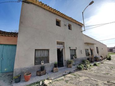 Casa rústica en venda a Monóvar  / Monòver