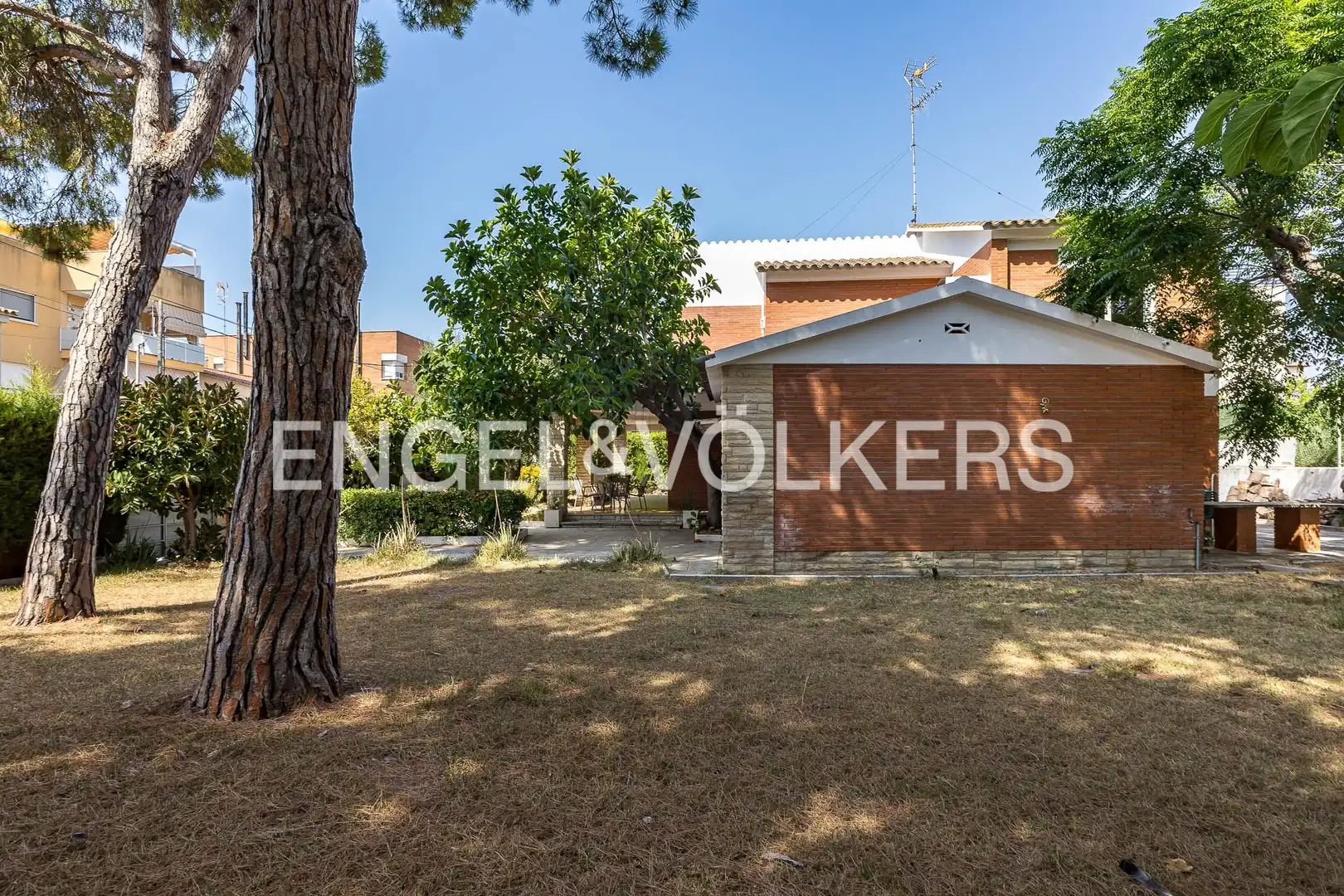 Vista exterior de Casa o xalet en venda en Cubelles amb Aire condicionat, Calefacció i Parquet