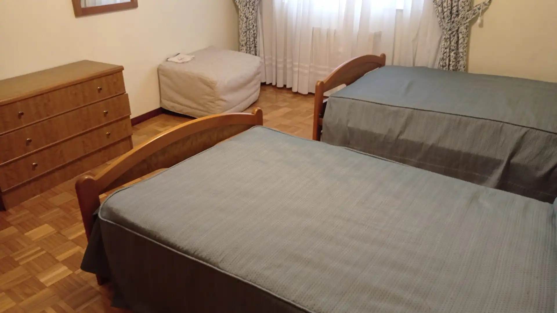 Dormitori de Pis en venda en Foz amb Calefacció, Moblat i Balcó