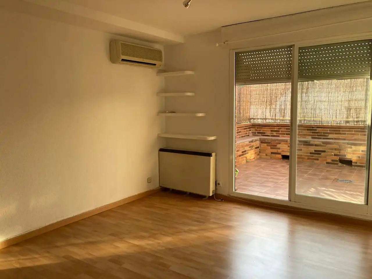 Terraza de Ático de alquiler en  Madrid Capital con Aire acondicionado, Calefacción y Terraza