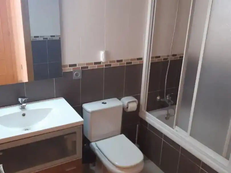 Bany de Pis de lloguer en Casco Urbano