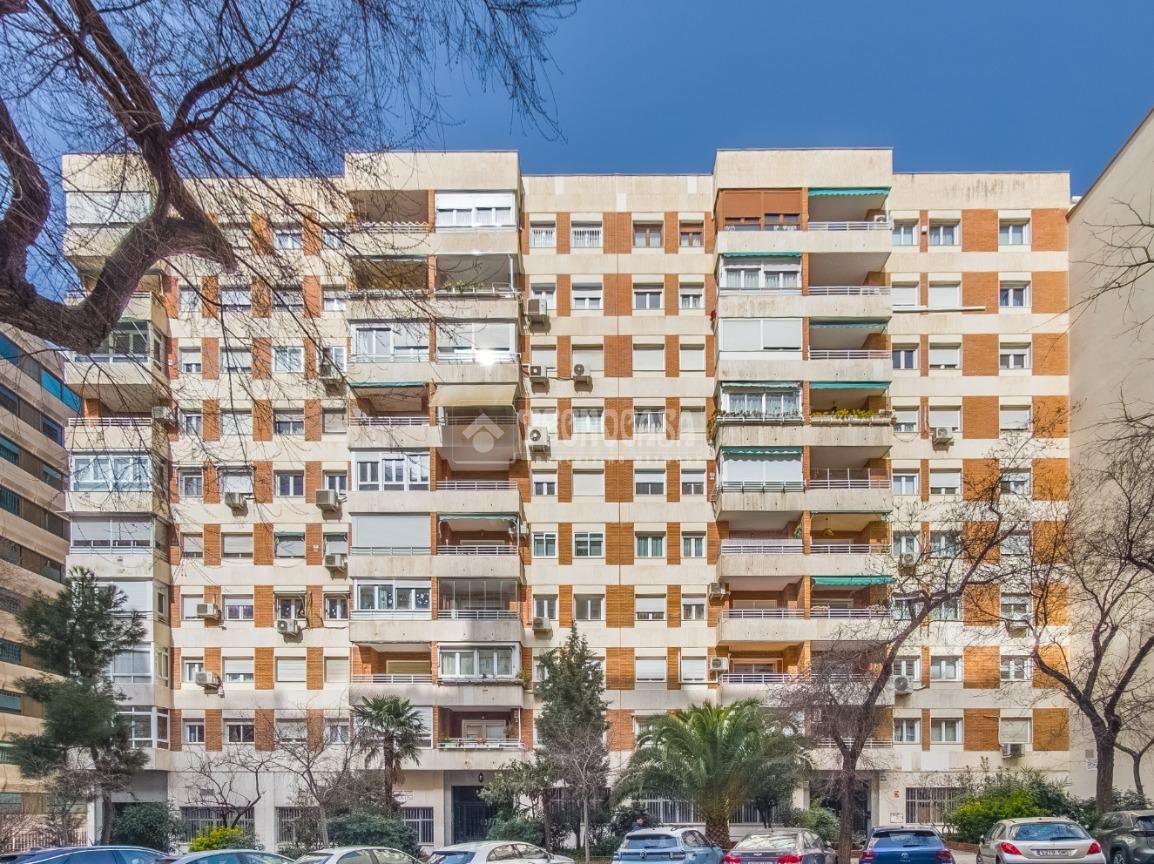 Exterior view of Flat for sale in  Madrid Capital  with Heating, Parquet flooring and Terrace
