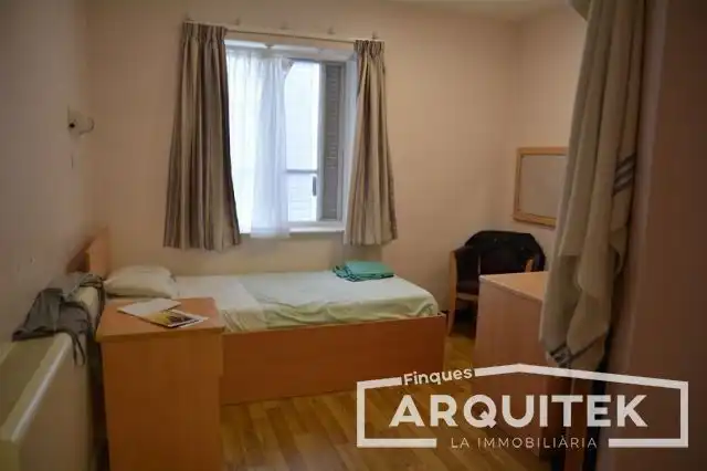 Habitación de Casa adosada en venta en Torrefarrera con Aire acondicionado, Calefacción y Jardín privado