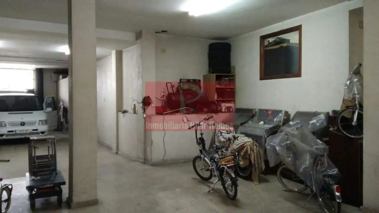 Local comercial en venda a Trobajo del Camino, imagen 2