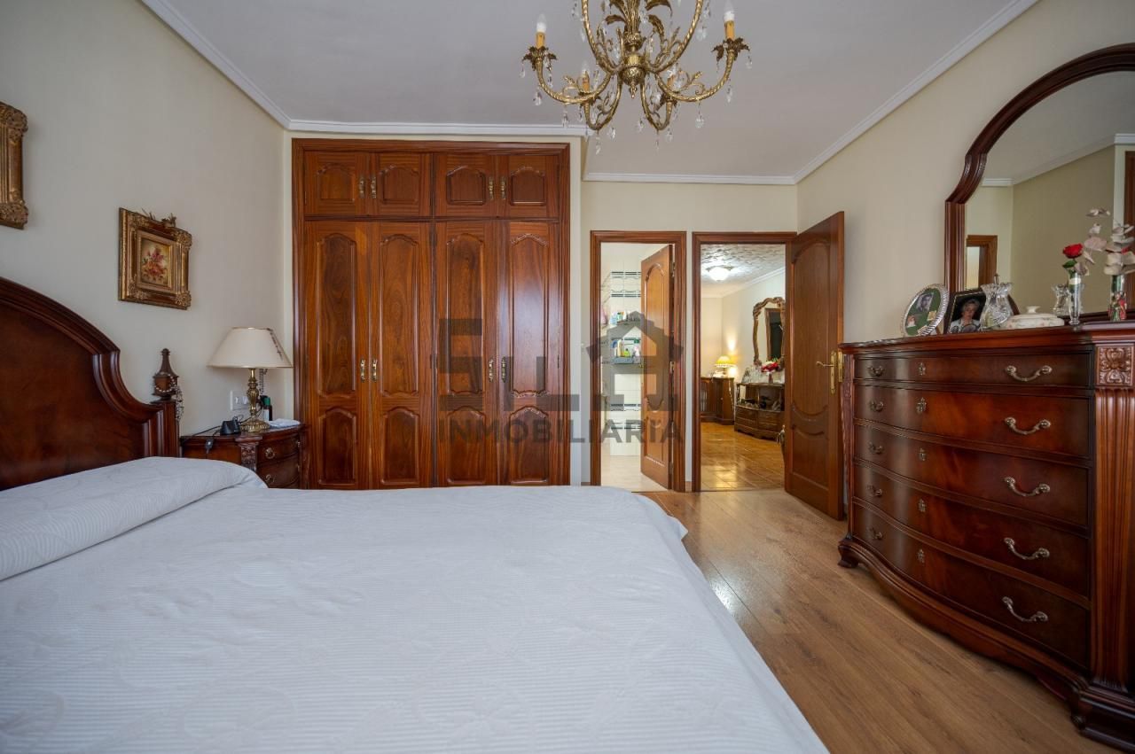 Flat for sale in O Carballiño