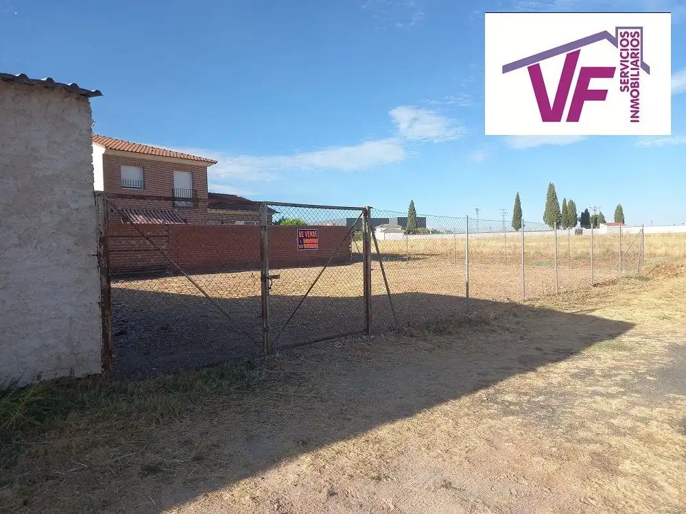 Terreny residencial en venda a Cazalegas