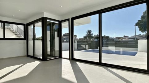 Casa nueva con piscina en Empuriabrava, Sector Requesens, cerca de la playa. Diseño moderno y orientación suroeste para luz natura, immagine 4