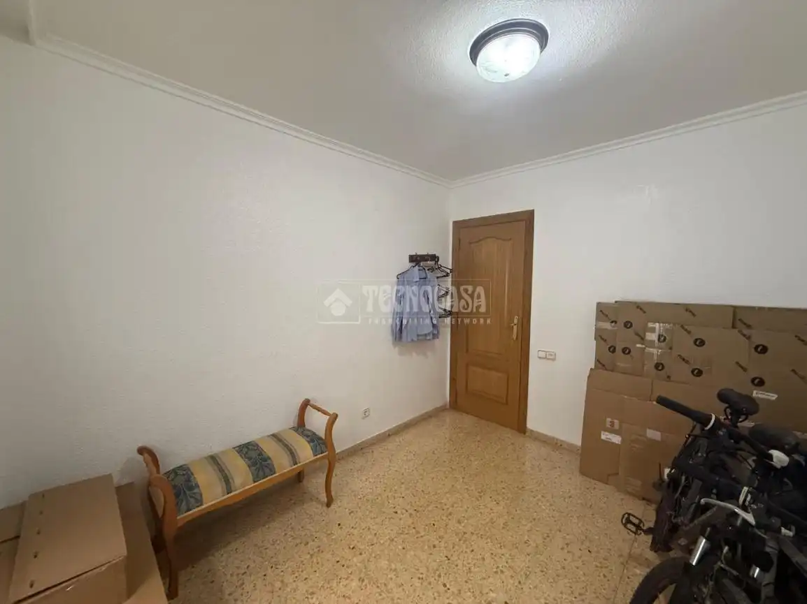 Wohnung zum Verkauf in Mislata mit Klimaanlage und Balkon