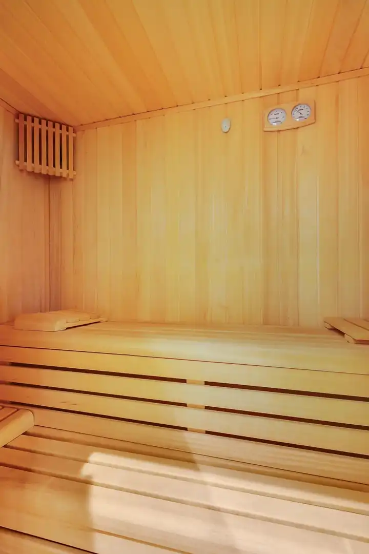 Bedroom of Flat for rent in Madrid  with Air Conditioner, Heating and Storage room