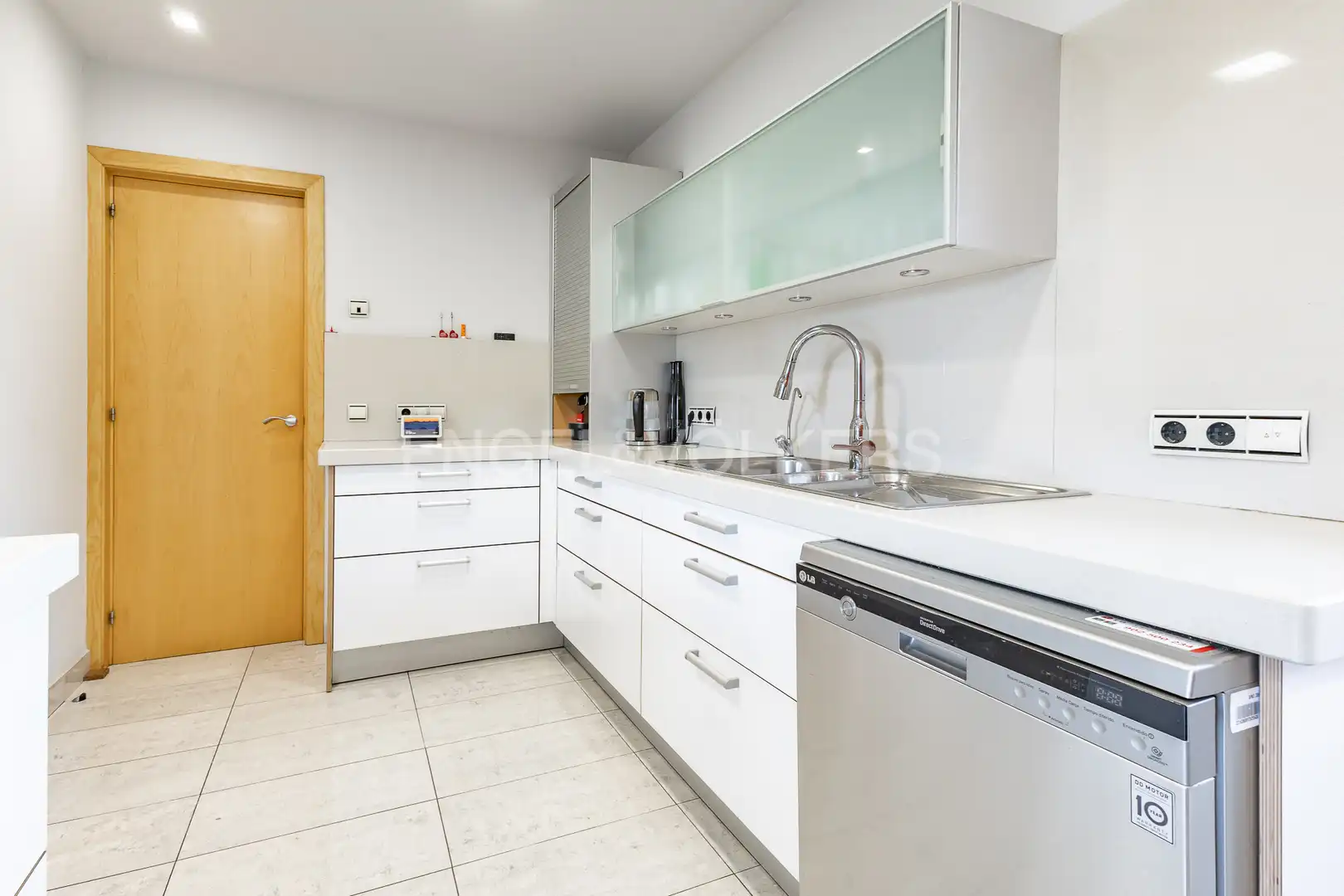Cocina de Casa o chalet en venta en Canovelles con Aire acondicionado, Calefacción y Jardín privado