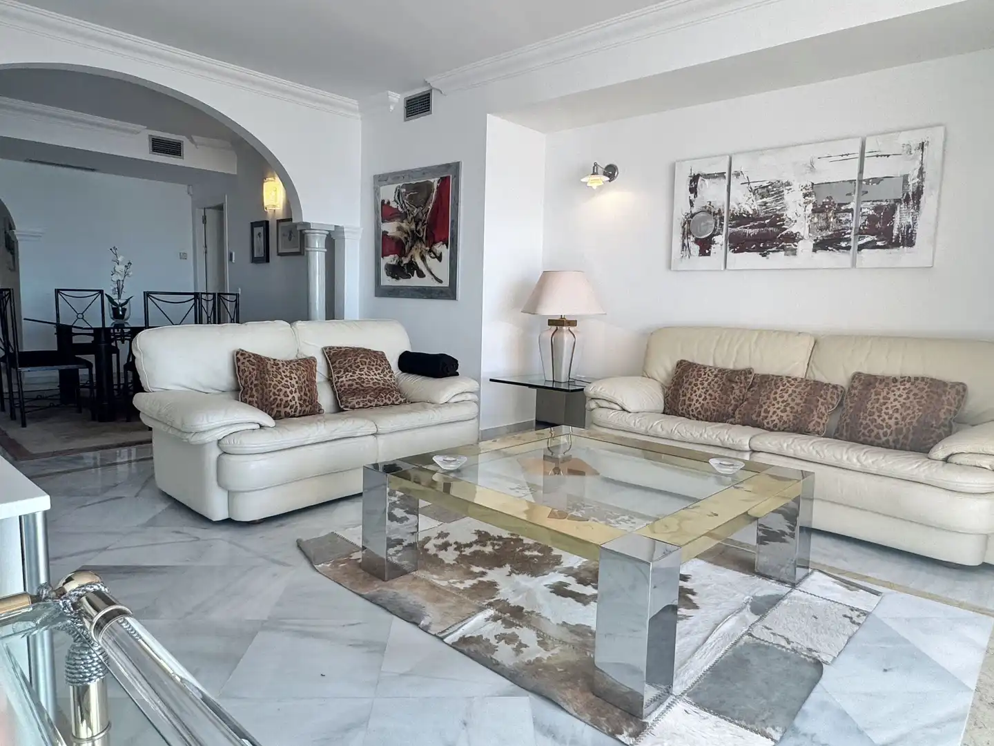 Sala de estar de Apartamento de alquiler en Marbella con Aire acondicionado, Calefacción y Terraza