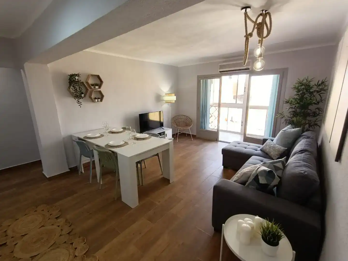 Wohnzimmer von Wohnung zur Miete in Cullera mit Klimaanlage und Möbliert