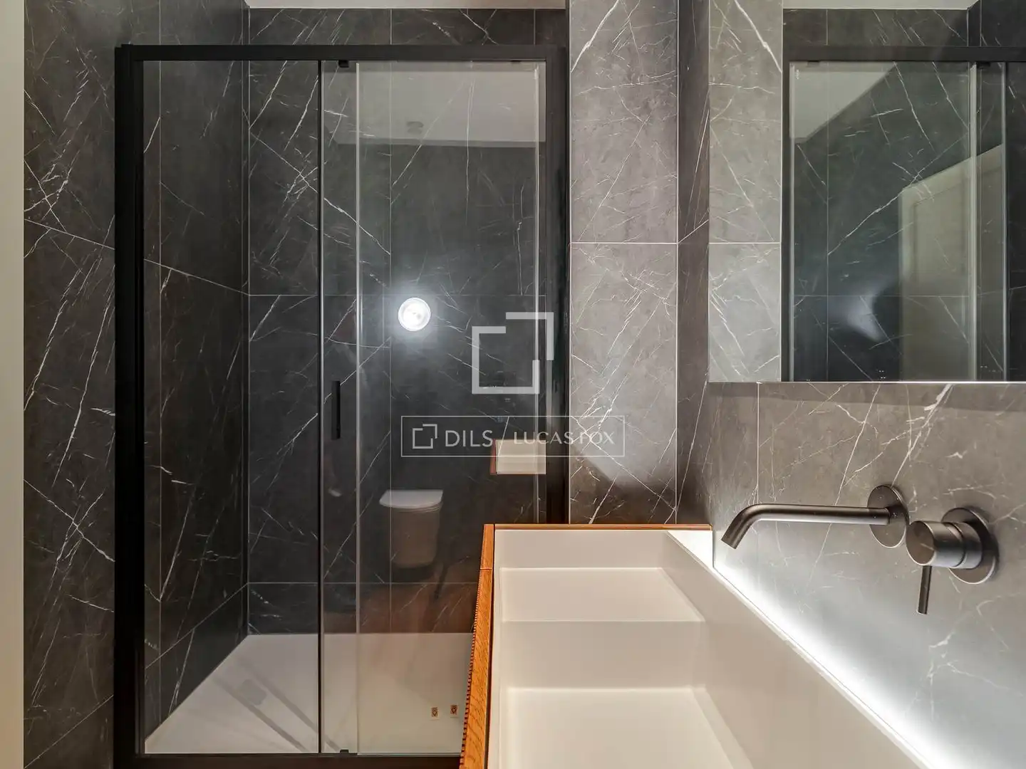 Baño de Piso en venta en Barcelona con Aire acondicionado, Parquet y Amueblado