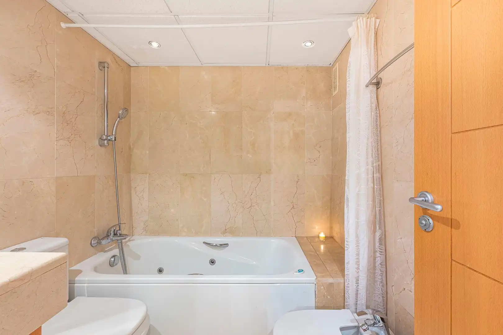 Bathroom of Apartments for sale in Estepona  with Air Conditioner and Washing machine