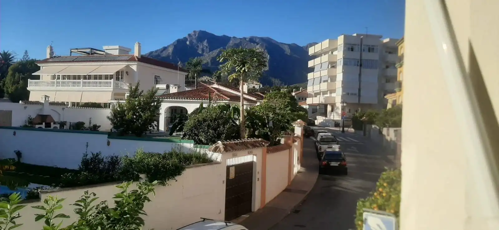 Vista exterior de Pis en venda en Marbella amb Terrassa