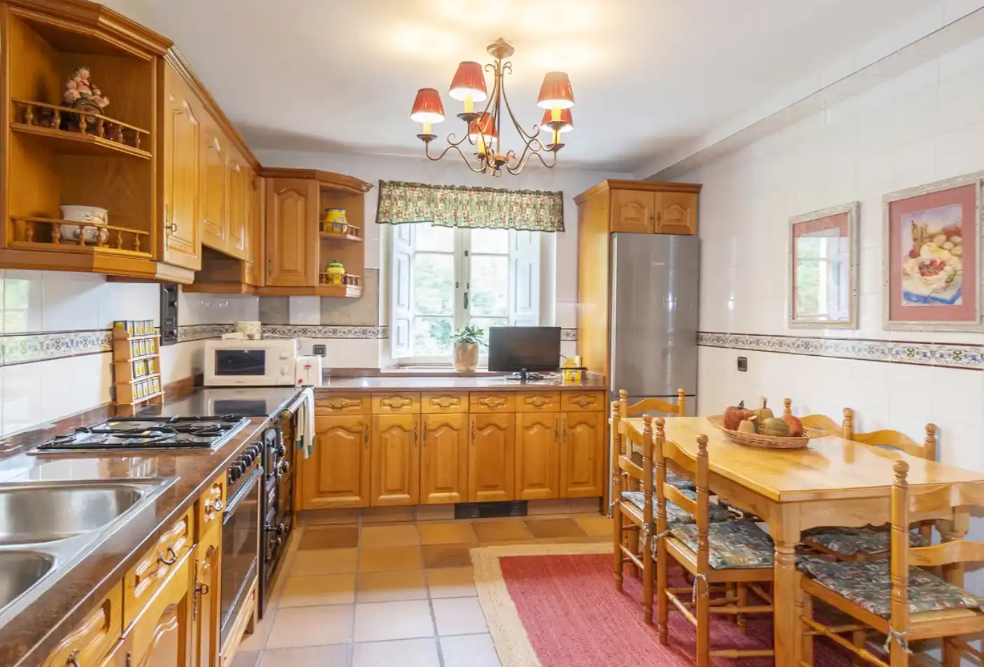 Cocina de Casa o chalet en venta en A Pontenova   con Calefacción, Jardín privado y Parquet