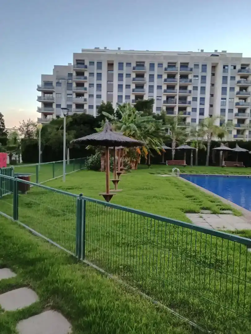 Piscina de Pis de lloguer en Moncofa amb Aire condicionat i Balcó