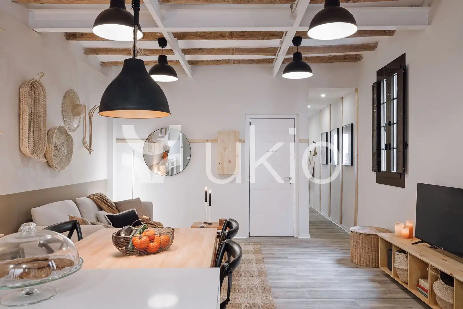 Cuina de Apartament de lloguer en Barcelona amb Aire condicionat, Moblat i Rentadora