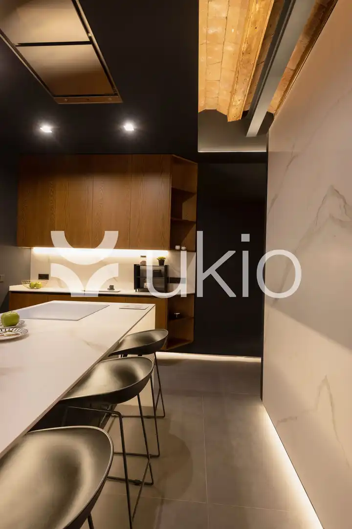 Cocina de Apartamento de alquiler en Barcelona con Aire acondicionado, Calefacción y Amueblado