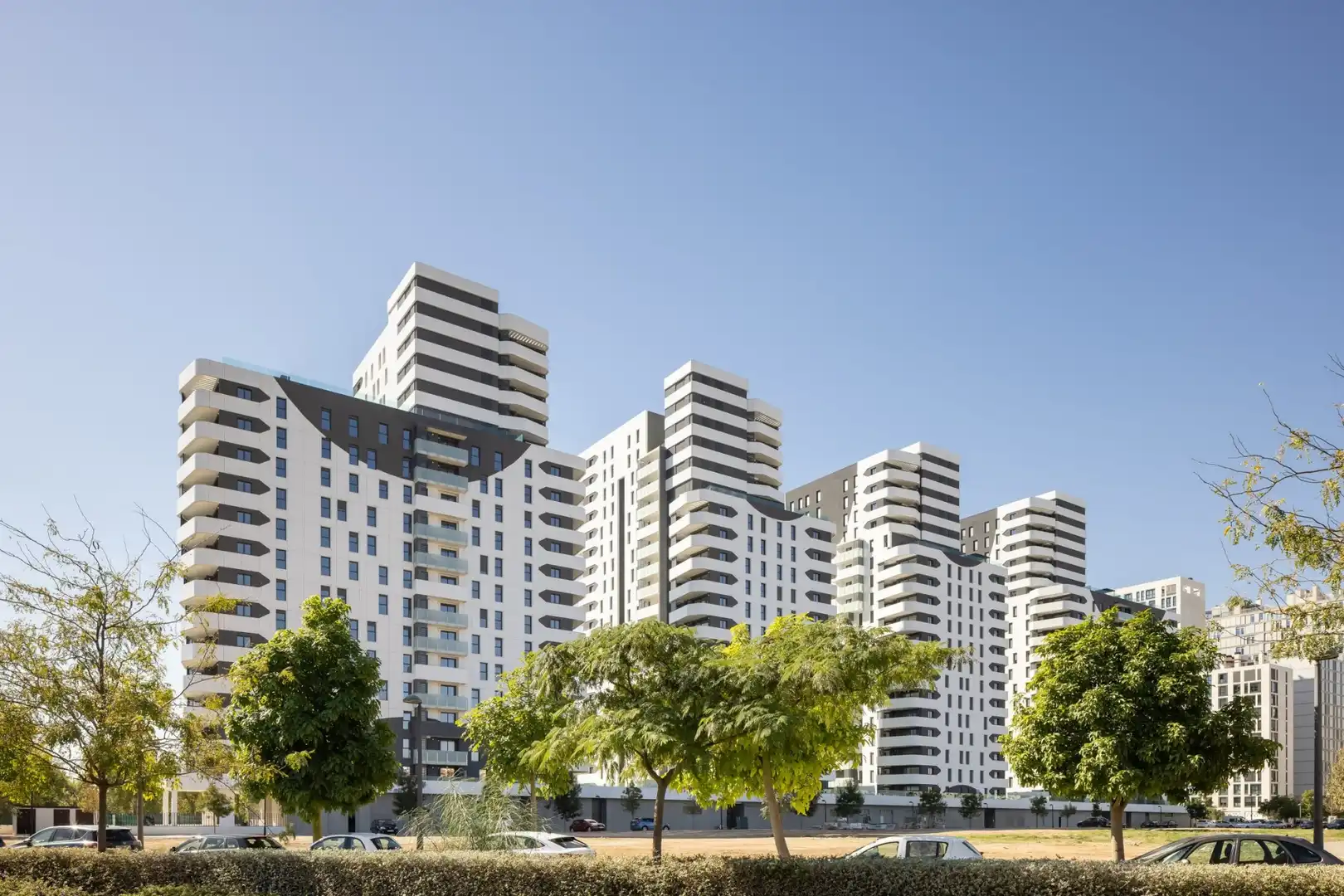 Außenansicht von Wohnung zur Miete in Valencia mit Terrasse, Abstellraum und Möbliert