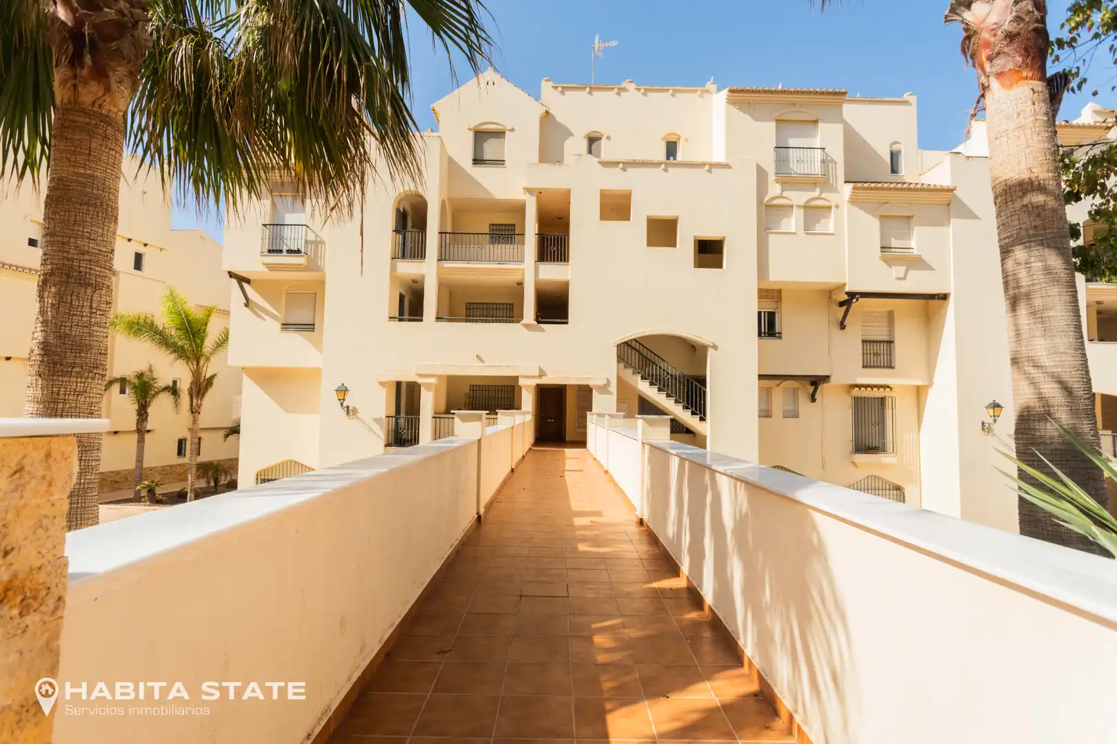 Vista exterior de Apartamento en venta en El Ejido con Terraza, Amueblado y Horno