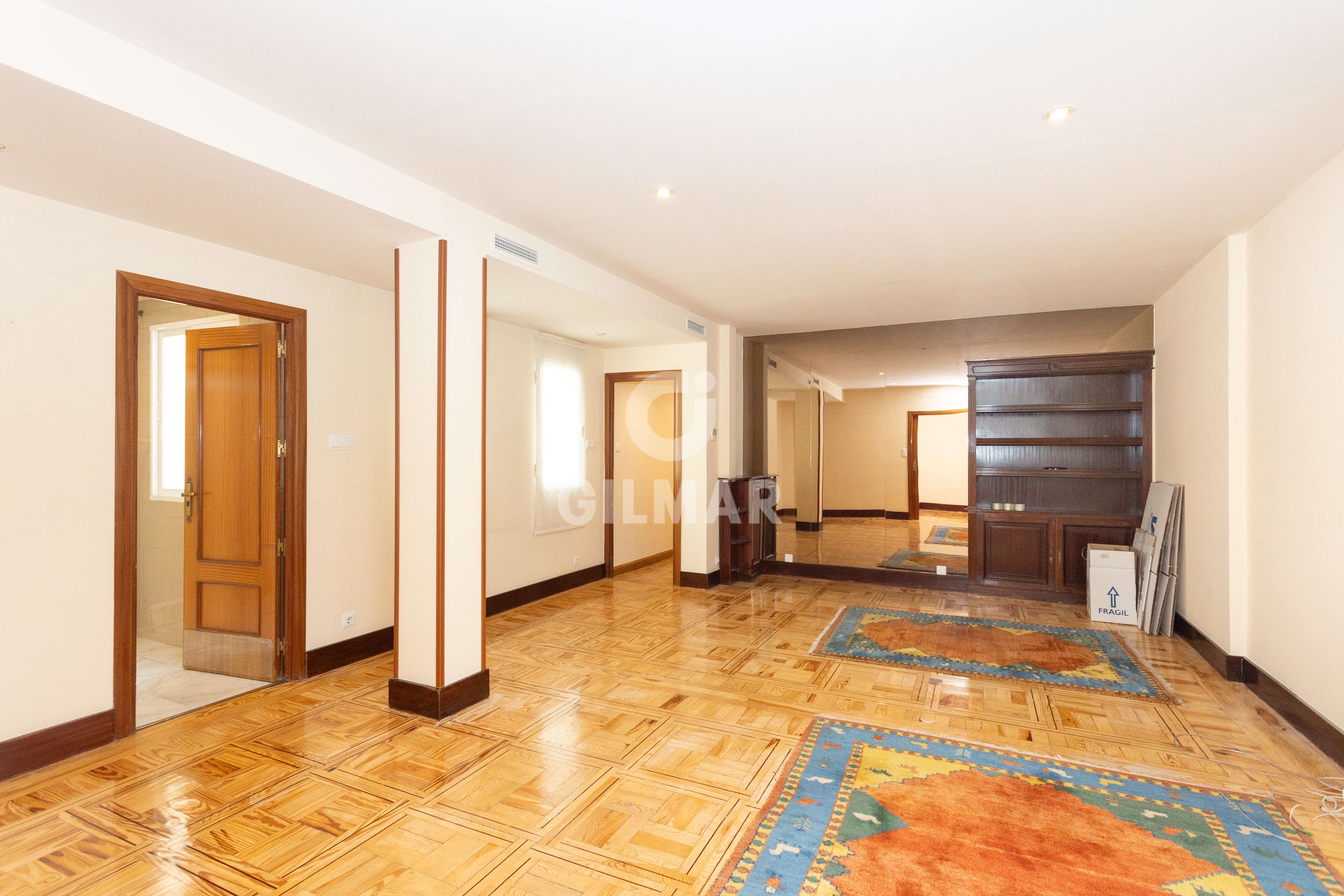 Flat for sale in  Madrid Capital  with Heating and Balcony