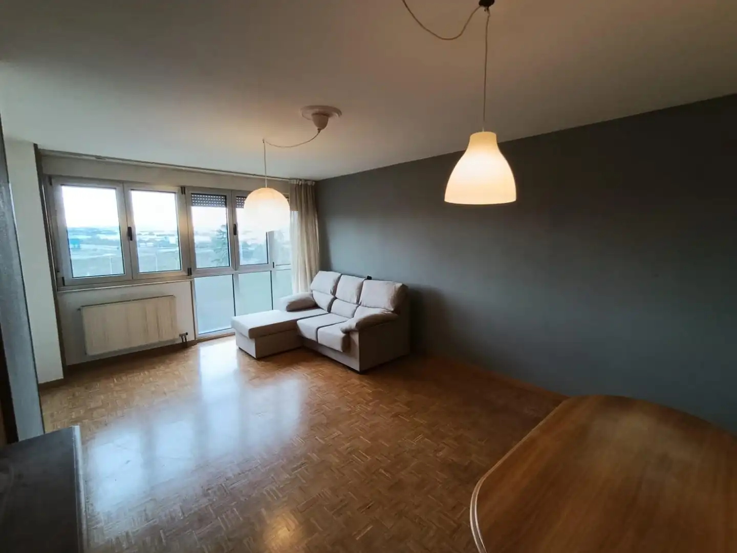 Sala d'estar de Pis en venda en Gijón  amb Calefacció, Parquet i Traster