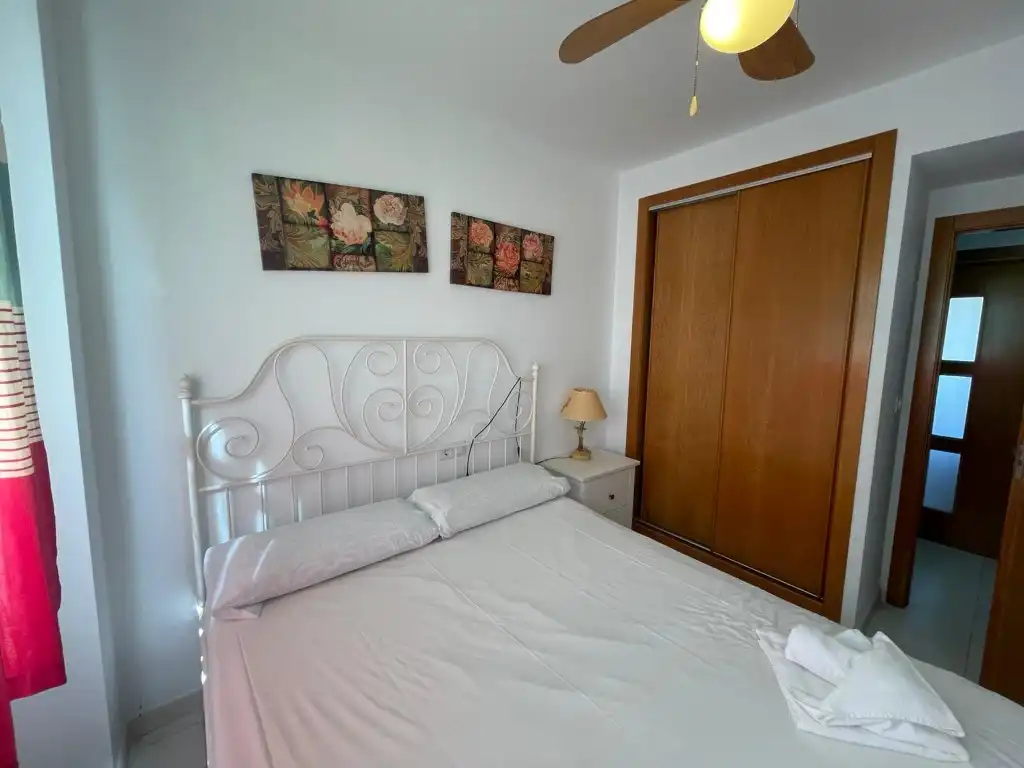 Dormitori de Apartament en venda en La Manga del Mar Menor amb Terrassa, Piscina i Balcó