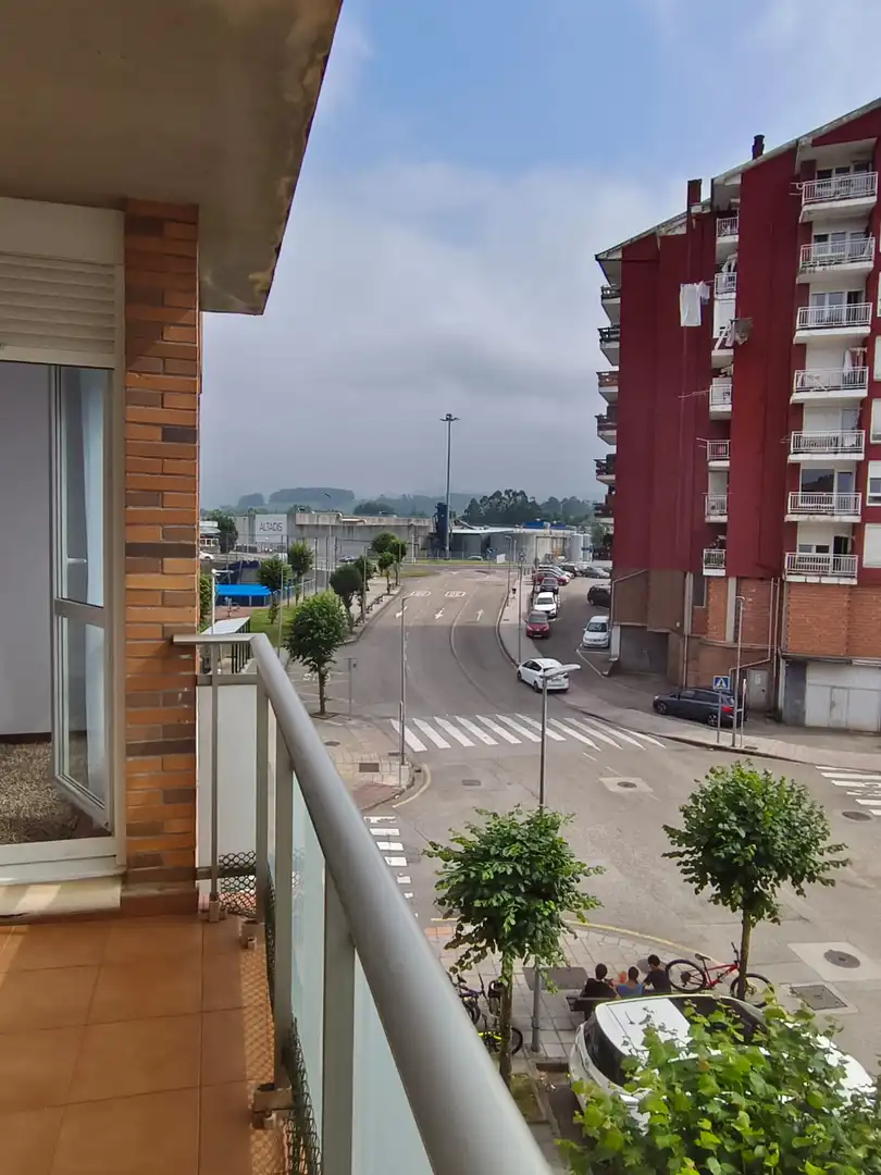 Außenansicht von Wohnung zur Miete in Entrambasaguas mit Heizung, Privatgarten und Parkett