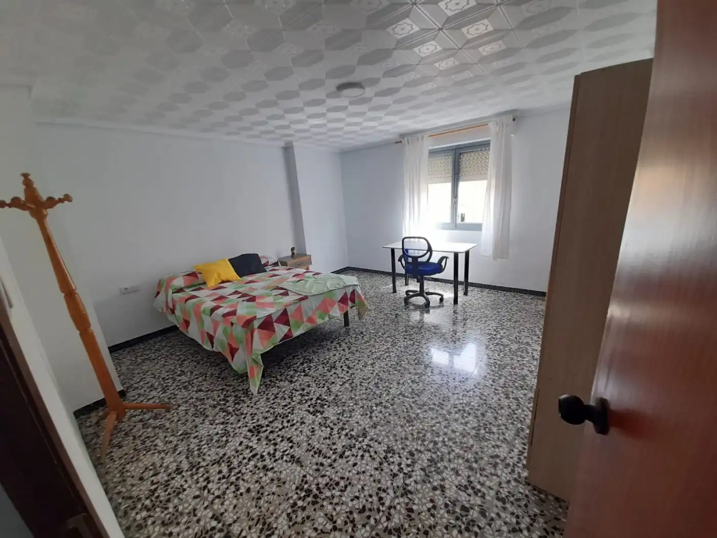 Room in Carrer Jose María Castaño Martinez, Altabix