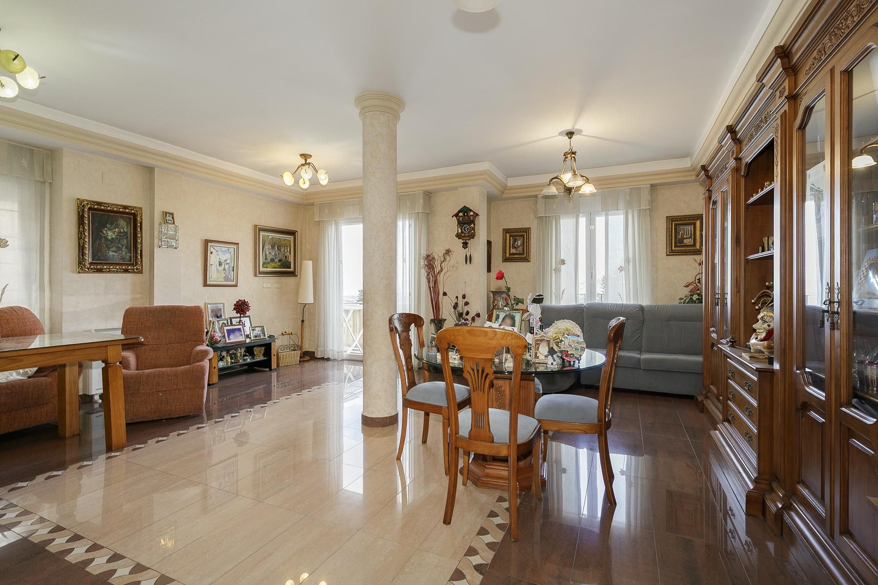 Sala d'estar de Casa adosada en venda en Gójar amb Jardí privat, Terrassa i Piscina