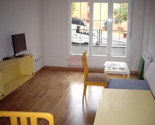 Dormitori de Apartament de lloguer en Salamanca Capital amb Calefacció, Terrassa i Piscina