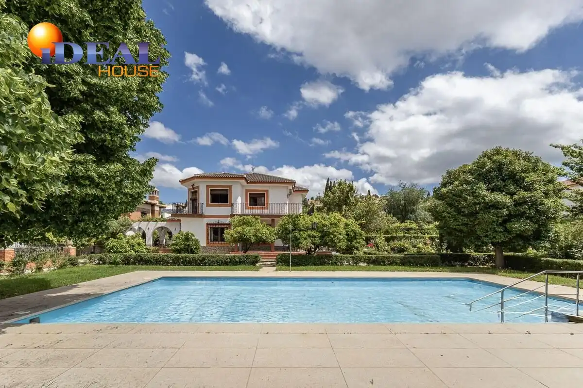 Villa con piscina in vendita a Huétor Vega