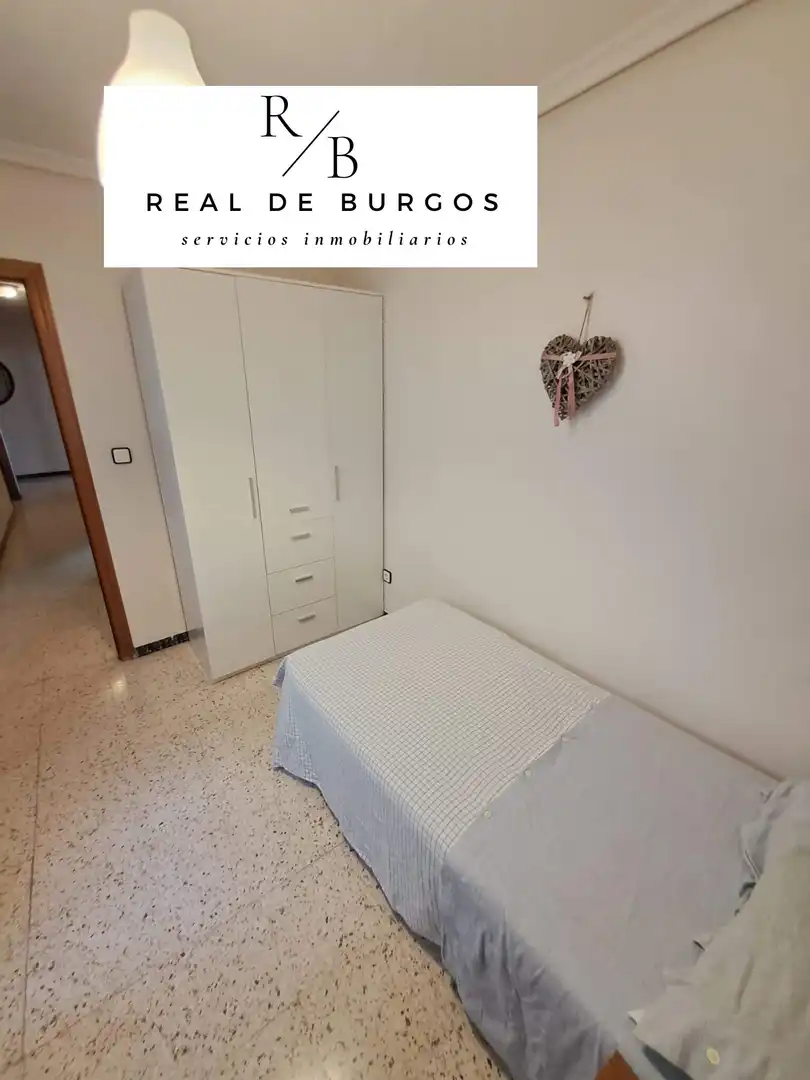 Bedroom of Flat for rent in Valladolid  with Heating, Terrace and Furnished