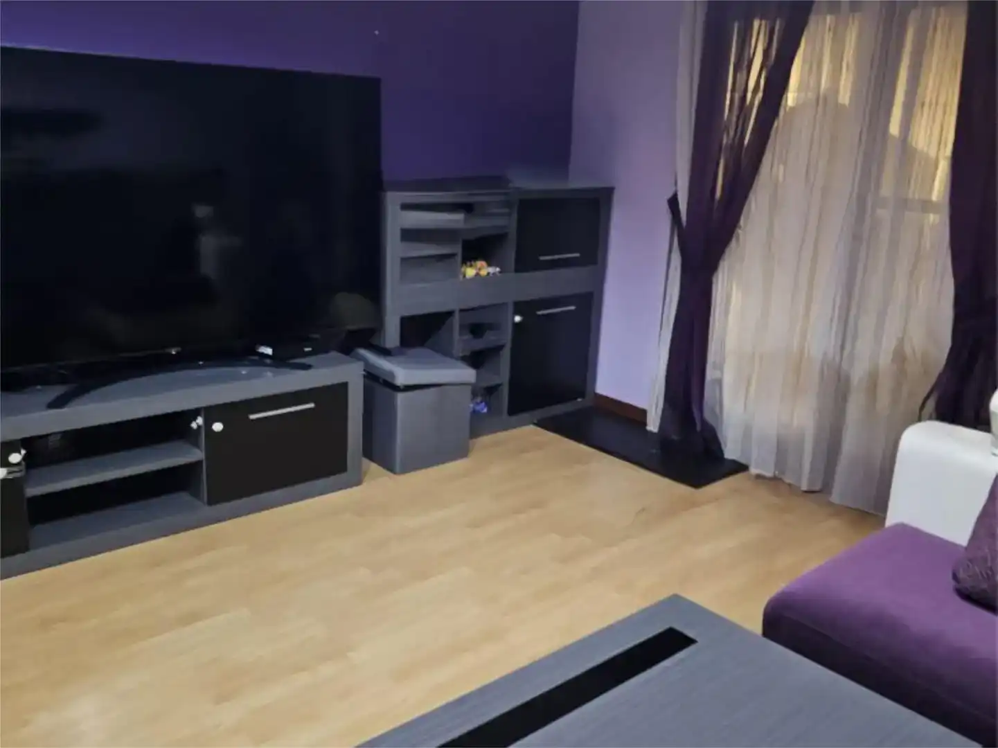 Sala d'estar de Pis en venda en Marchamalo amb Aire condicionat i Balcó