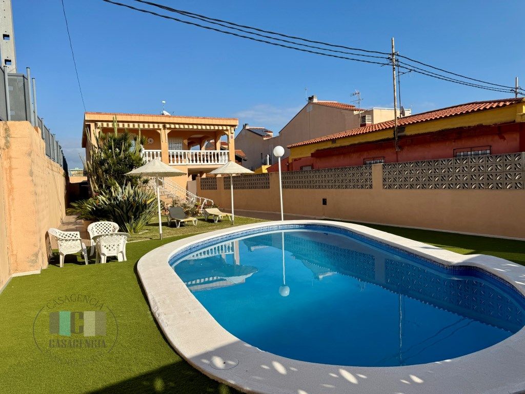 Piscina de Casa o chalet en venta en Almazora / Almassora con Aire acondicionado