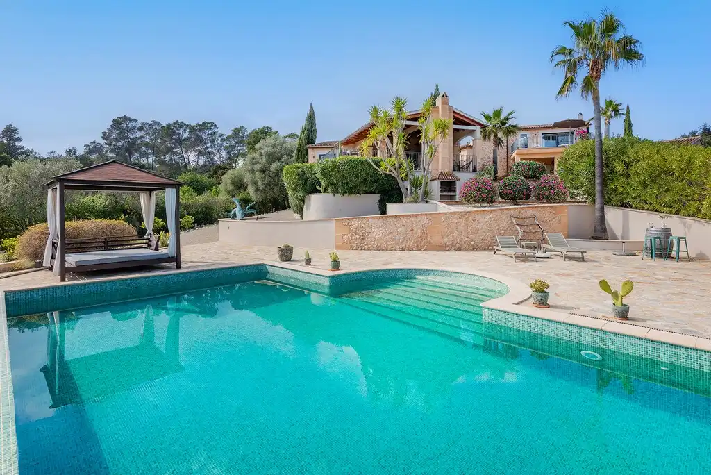 Casa rústica con piscina en venta en Selva, imagen 2