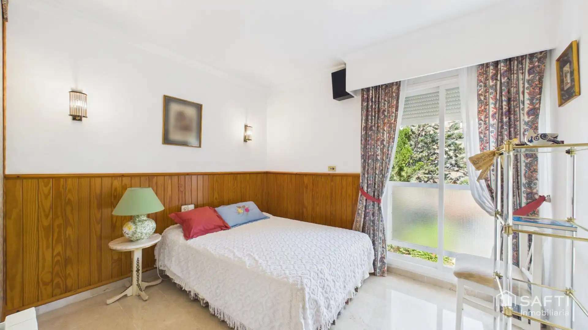 Bedroom of Detached homes for sale in Calvià  with Air Conditioner, Terrace and Balcony