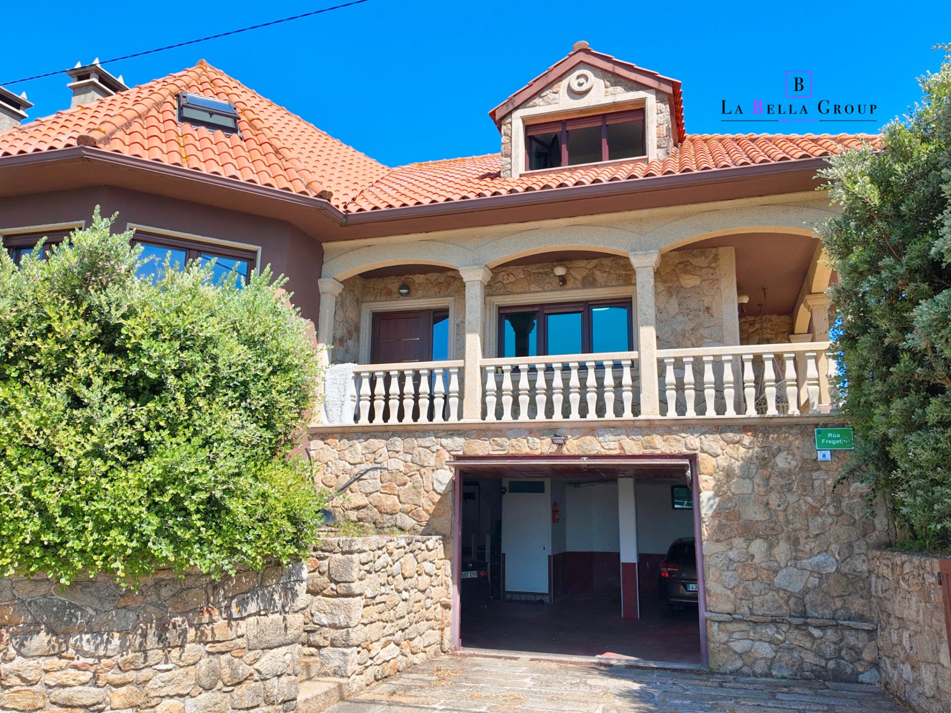 Vista exterior de Casa o xalet en venda en Fisterra amb Calefacció, Jardí privat i Parquet