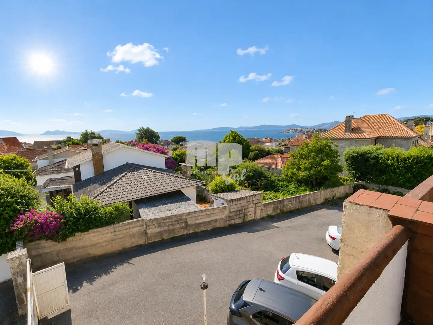 Vista exterior de Àtic en venda en Vigo  amb Calefacció i Terrassa