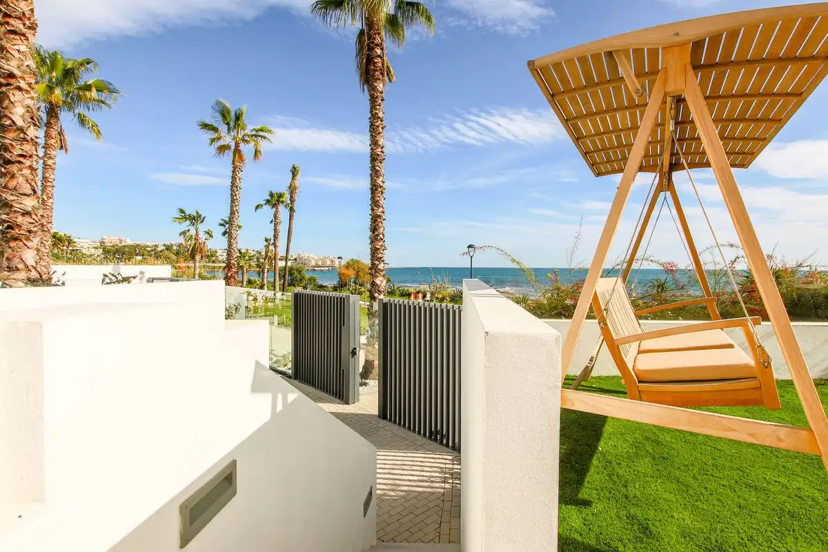 Terraced house with pool for sale in Estepona - Estepona,Centro,Urbanizacion Playa de Guadalobon, imagen 14