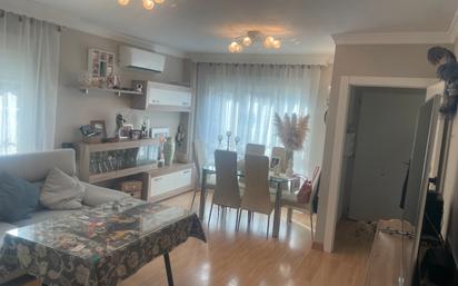 Sala d'estar de Casa adosada en venda en Churriana de la Vega amb Terrassa