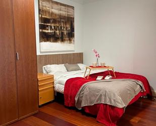 Dormitori de Apartament per a compartir en  Madrid Capital amb Moblat, Forn i Rentadora