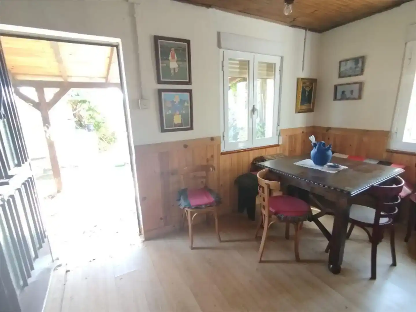 Menjador de Finca rústica en venda en Garrafe de Torío amb Jardí privat, Parquet i Moblat